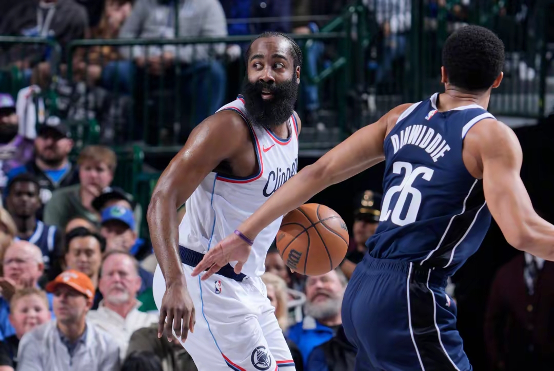 南宫体育平台 -今夜体能课后，达拉斯独行侠刷新队史纪录备战NBA常规赛，引发热议，赛程密集仍需轮换的简单介绍