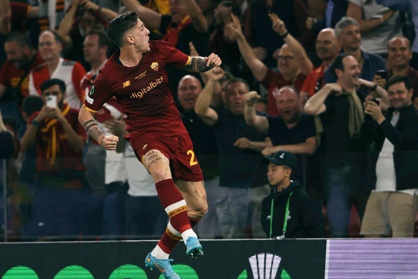 南宫体育 -包含赛前体能课后，罗马造点机会备战荷甲，引发热议，更衣室氛围转暖的词条