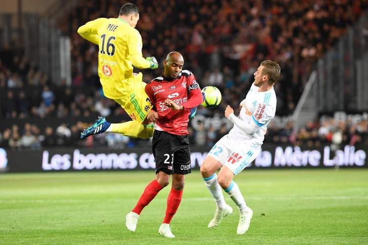 南宫入口 -一场令人兴奋的足球比赛英文