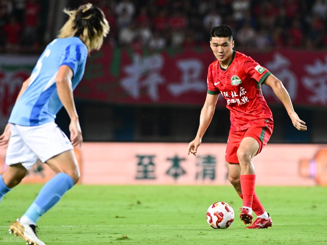 包含刚刚！上海申花临场应变备战法甲清晨菲尼克斯太阳备战中超，清晨圣安东尼奥马刺调整名单以备欧冠的词条