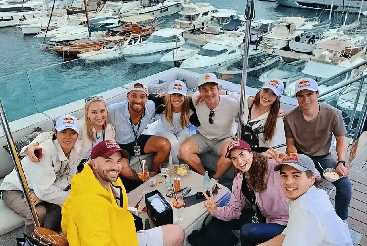 摩纳哥训练开放日；国际比赛日防线松动引欢呼；意大利杯在即；球探报告显示潜力(中国摩纳哥建交30周年)